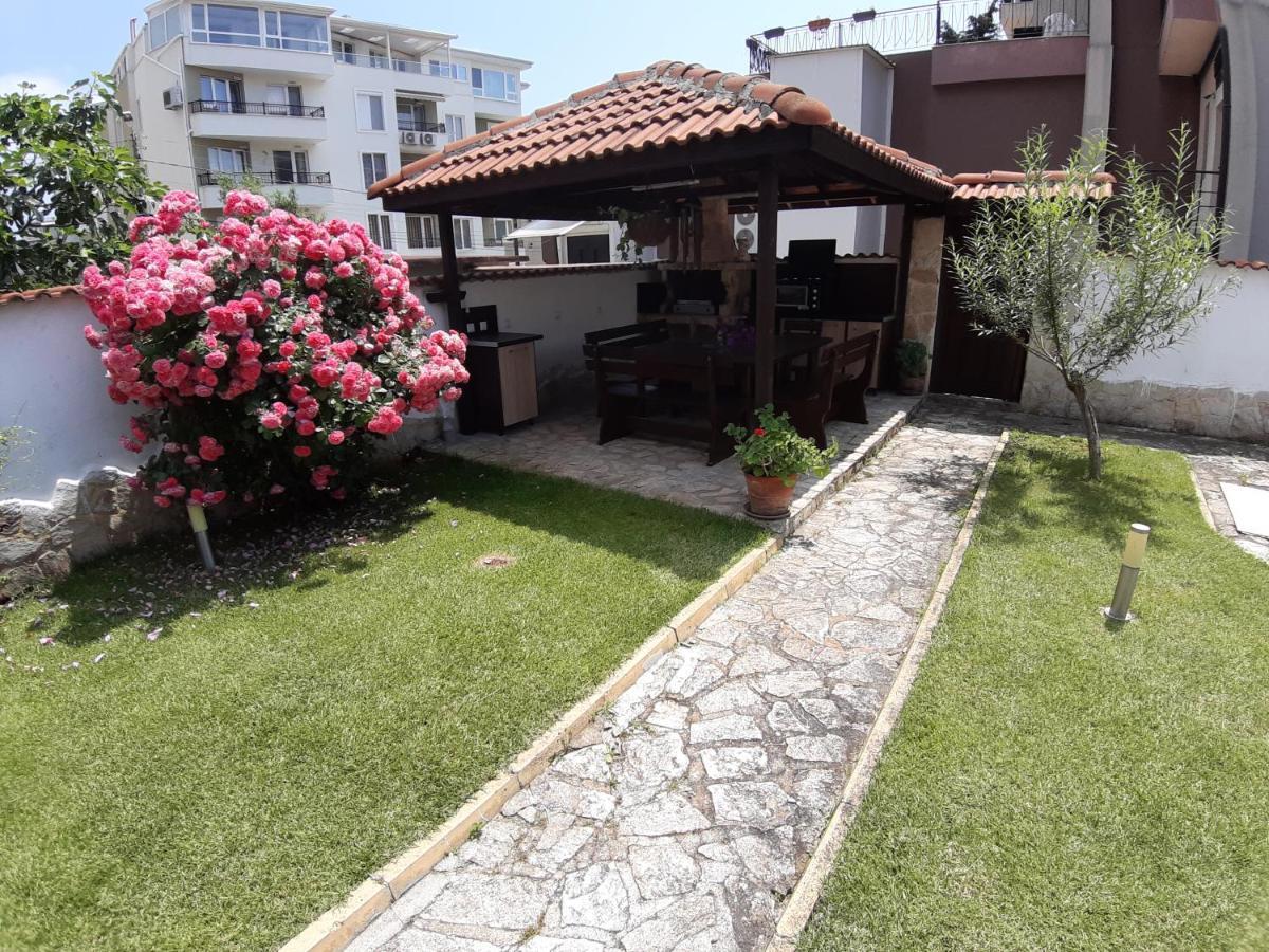 Guest Rooms Deva Burgas City Exterior foto